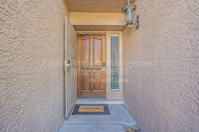 Building Photo - 10527 E Fanfol Ln