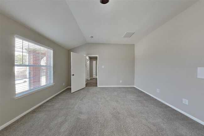 Building Photo - 2506 Buckminster Dr