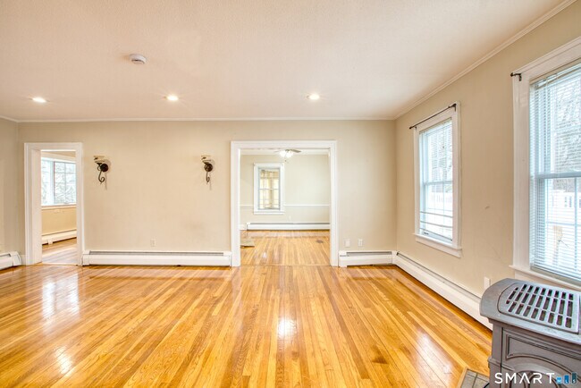 Building Photo - 117 John Ave