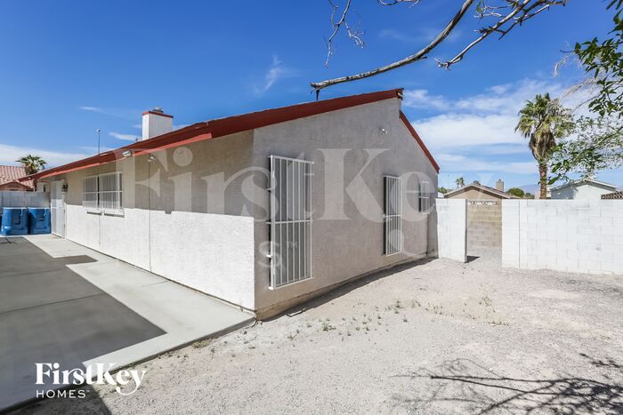 Building Photo - 4161 N Overbrook Dr