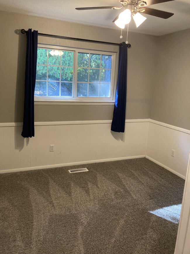 Building Photo - 5024 S 85th East Ave