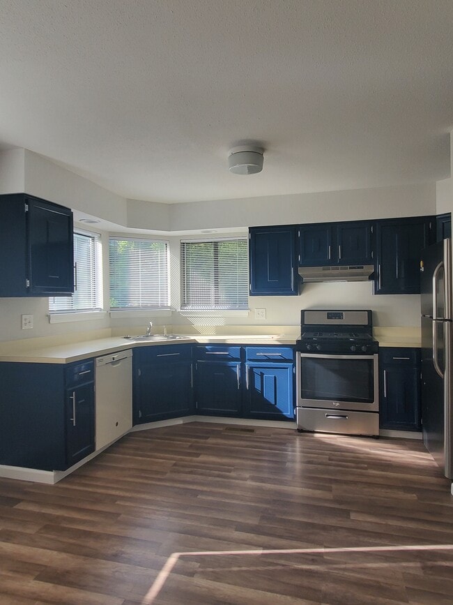 Building Photo - 403 Cypress Rd