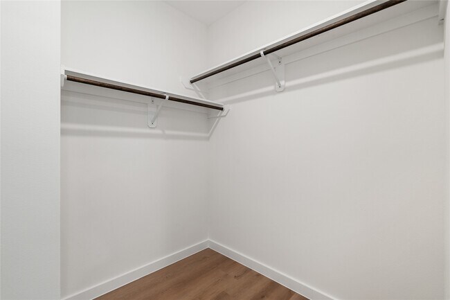 Building Photo - 8205 Parnell St