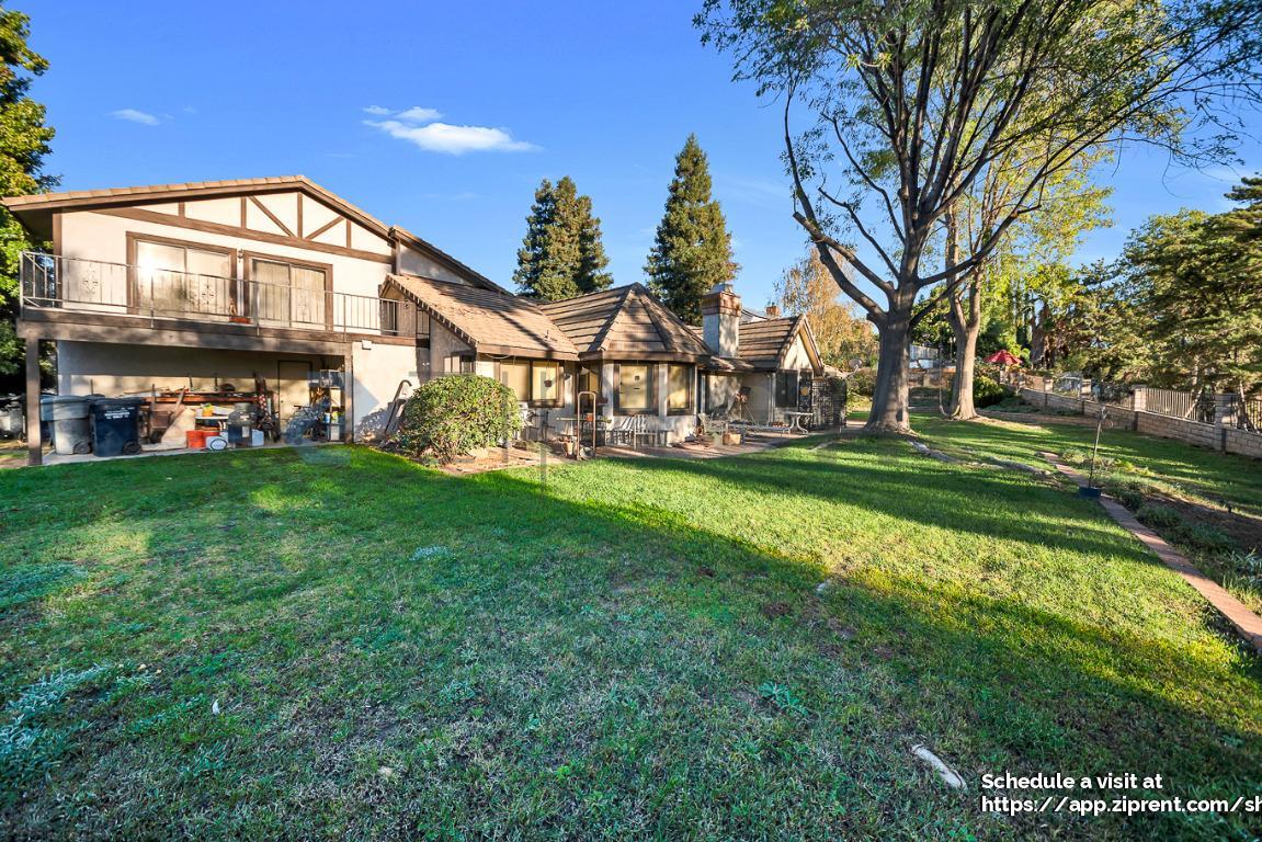 Building Photo - 716 Buckingham Dr