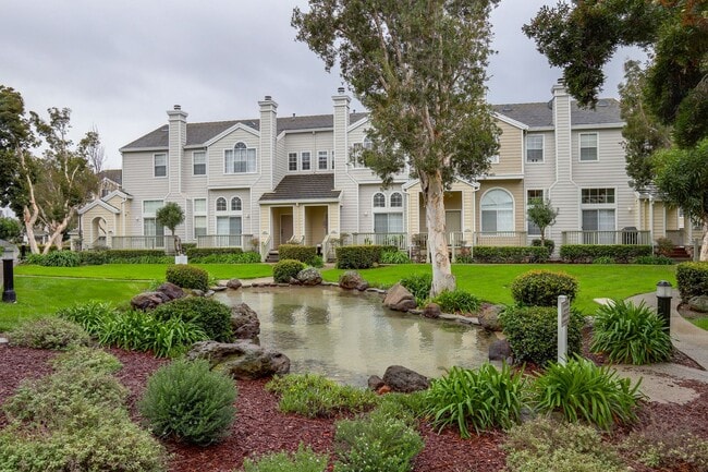 Building Photo - 3 Bed / 2.5 Bath townhome at the Cove in Redwood Shores with garage parking and EV charger. YouTu...