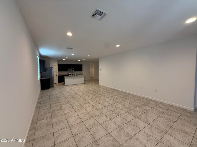 Building Photo - 10301 S Peralta Dr