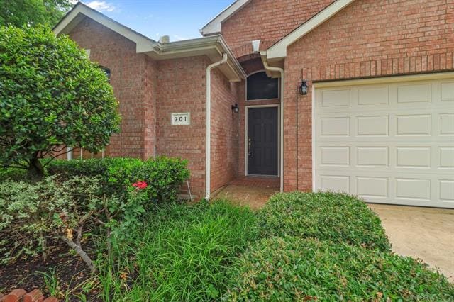 Building Photo - 701 Bella Vista Dr