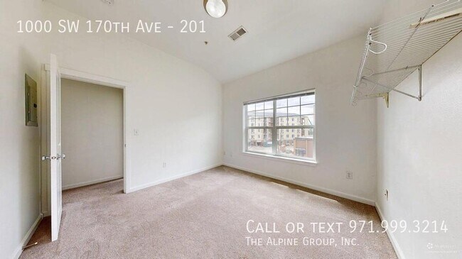 Building Photo - 1000 SW 170th Ave