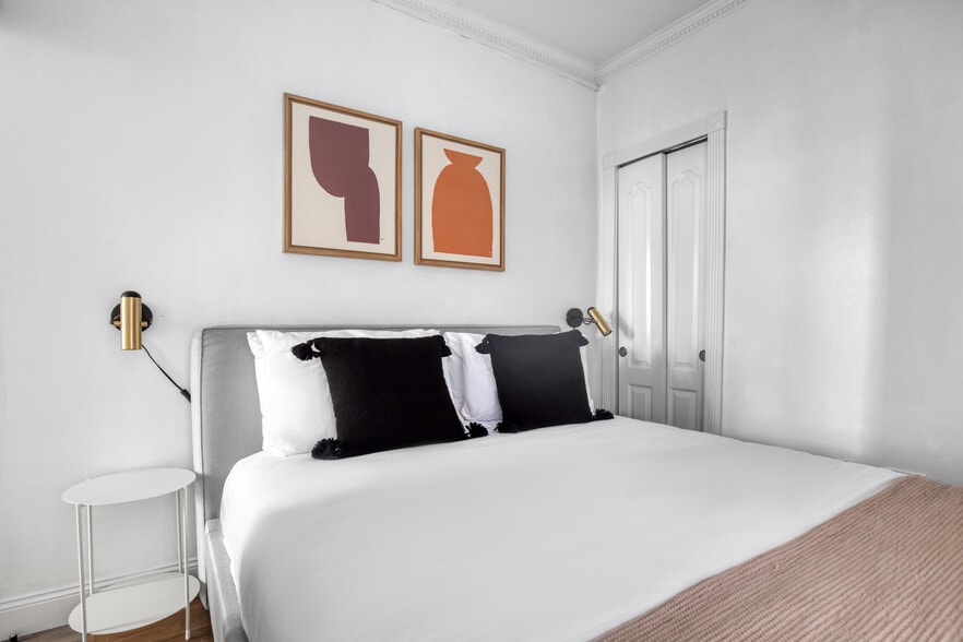 Building Photo - 221 Mott St