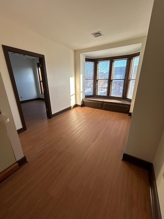 Building Photo - 814 N 2nd St