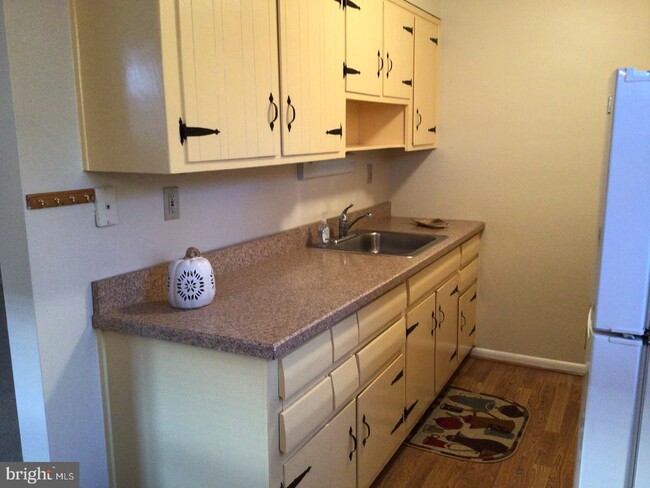 Primary Photo - 1 Radnor Dr