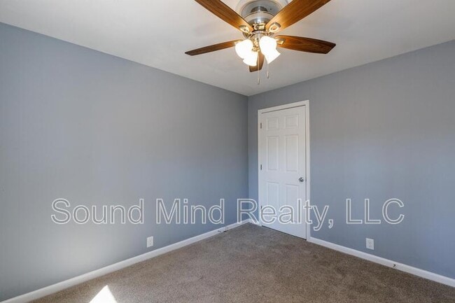 Building Photo - 717 Woodland Rd