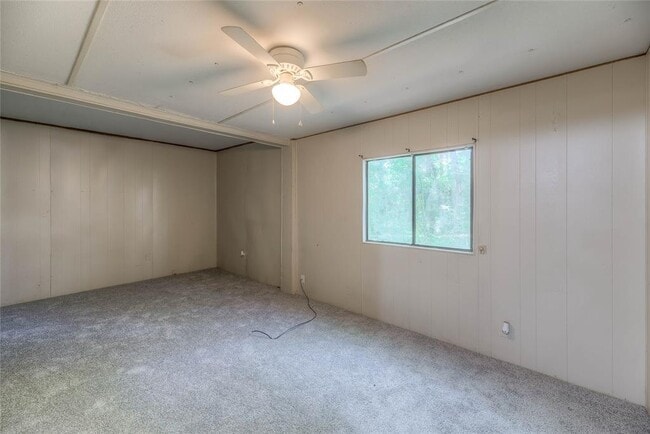 Building Photo - 330 Oak Tree Dr
