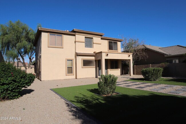 Building Photo - 2840 S Miller Dr