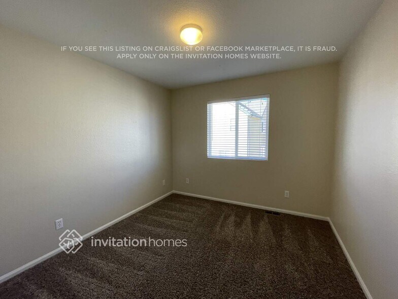 Building Photo - 765 Diamond Rim Dr