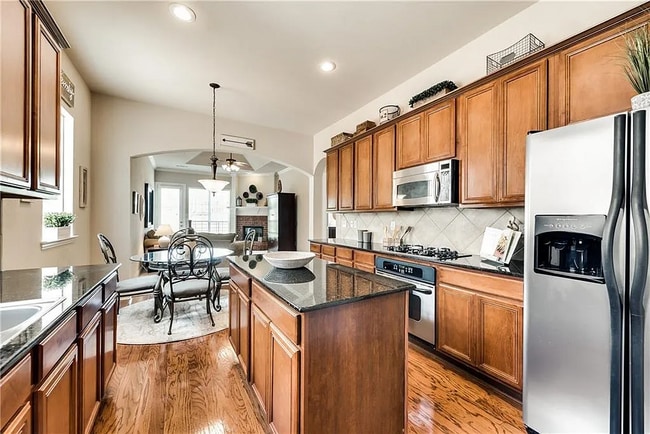 Building Photo - 2301 Canyon Creek Dr
