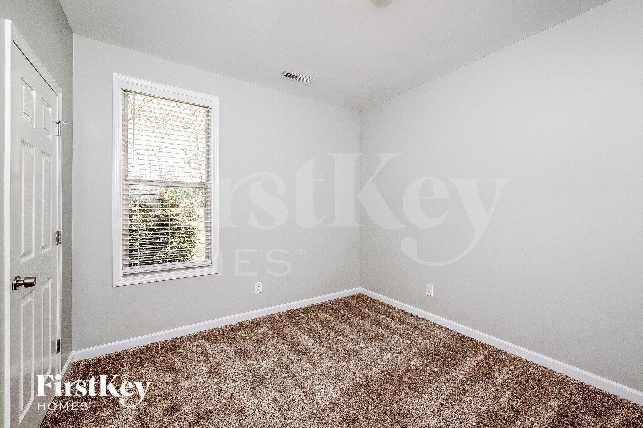 Building Photo - 1256 Washington Dr