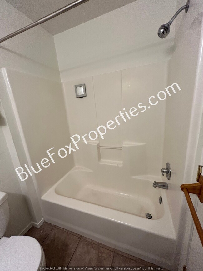 Building Photo - 2201 N Sparkman-Unit 2