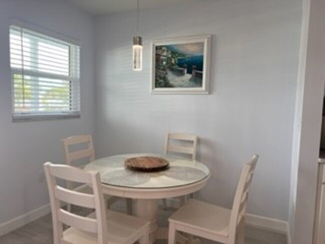 Building Photo - Venice, FL 1BR/1BA Condo with Canal View a...