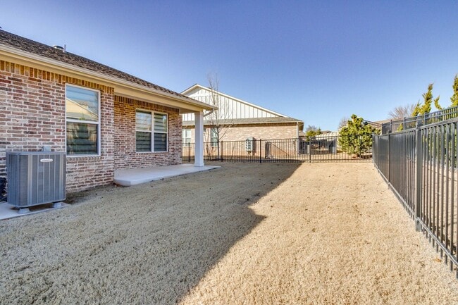 Building Photo - Welcome to Bungalow Heights! Edmond Townhome w/ Balcony, Yard & Resort Amenities