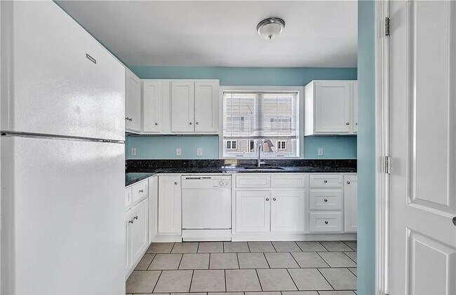 Building Photo - 800 Seaview Ave