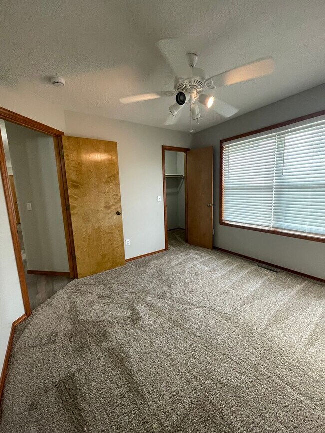 Building Photo - Executive Rental Nestled in Mulberry Ridge Ozark