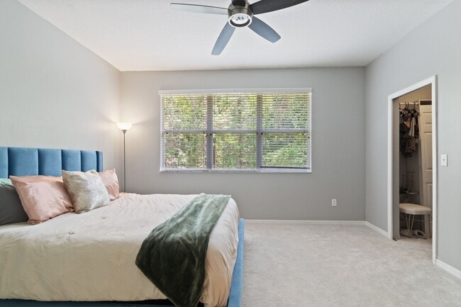 Building Photo - West Meadows 3 Bedroom Townhome Awaits!