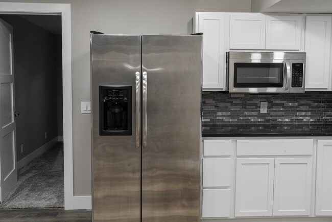 Building Photo - 7337 Collister Rd