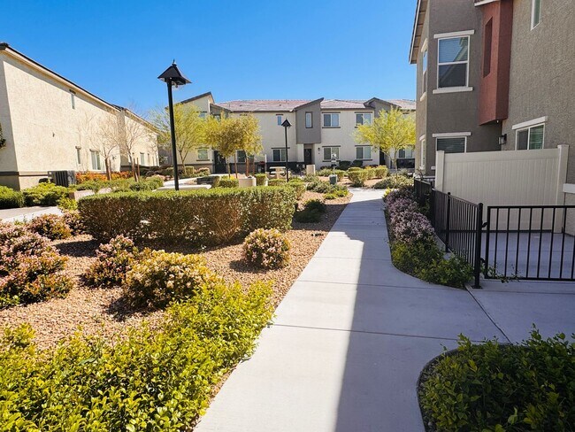 Building Photo - Semi-Furnished 3-bedroom, 2.5-bath townhouse For Rent