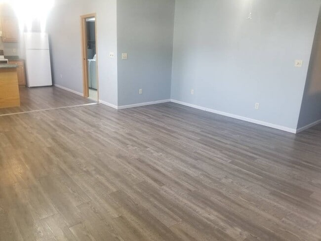 Building Photo - 200 W St Paul St