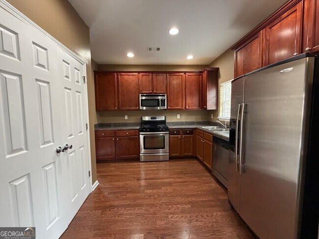Building Photo - 2473 Capella Cir SW