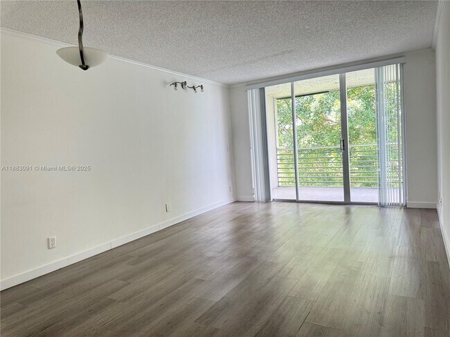 Building Photo - 9235 Lagoon Pl