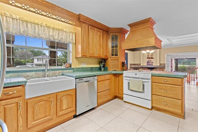 Building Photo - 36740 Shore Dr