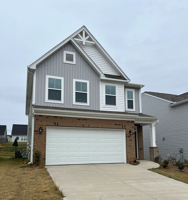 Building Photo - Coming Soon - Beautiful 3 bedroom 2.5 bath Home in Roebuck!