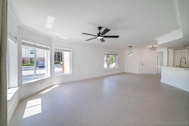 Building Photo - 815 Boynton Beach Blvd