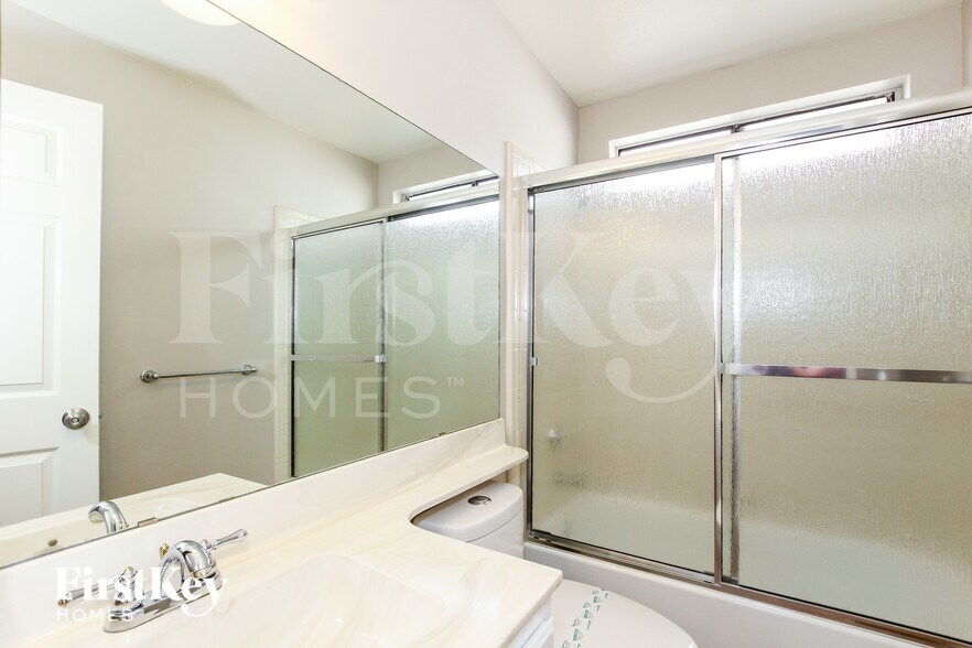 Building Photo - 4323 E Beck Ln