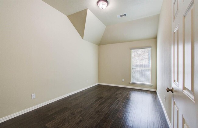 Building Photo - 5015 Crystal Wind Ln