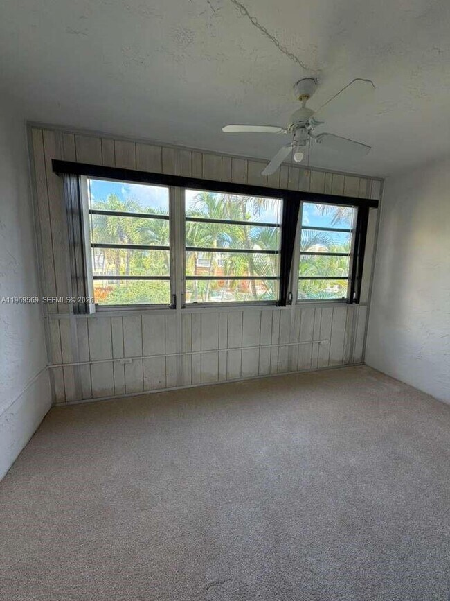 Building Photo - 6750 Royal Palm Blvd