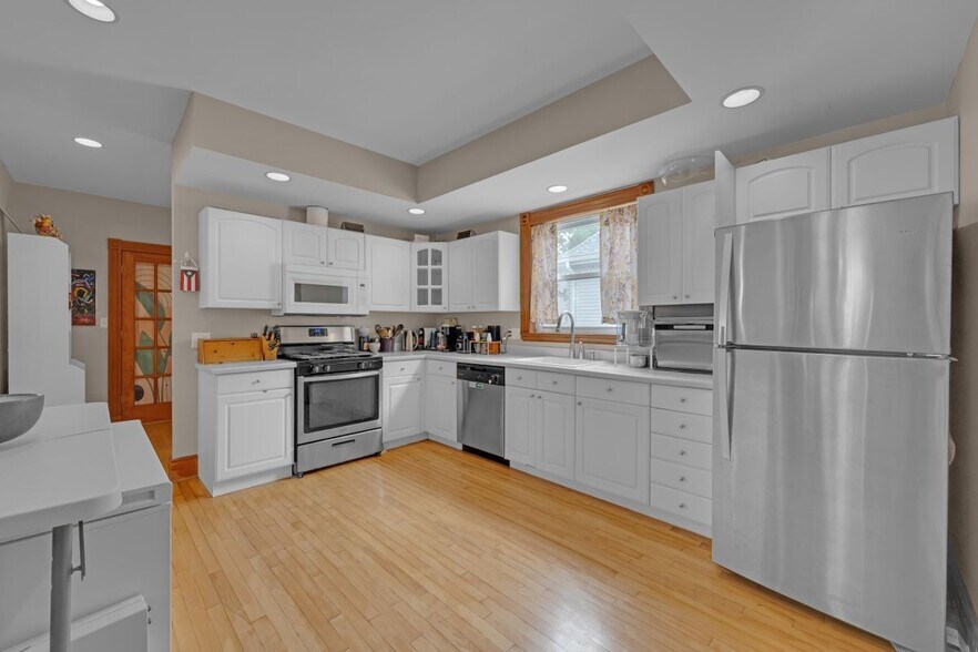 Building Photo - 24 Orchard Ave