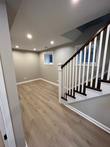 Bonus space - 2249 W Iowa St