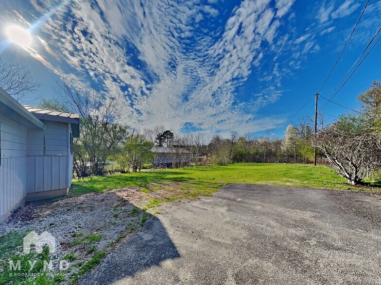 Building Photo - 111 Johnson Dr