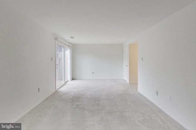 Building Photo - 18 Indian Hills Ct