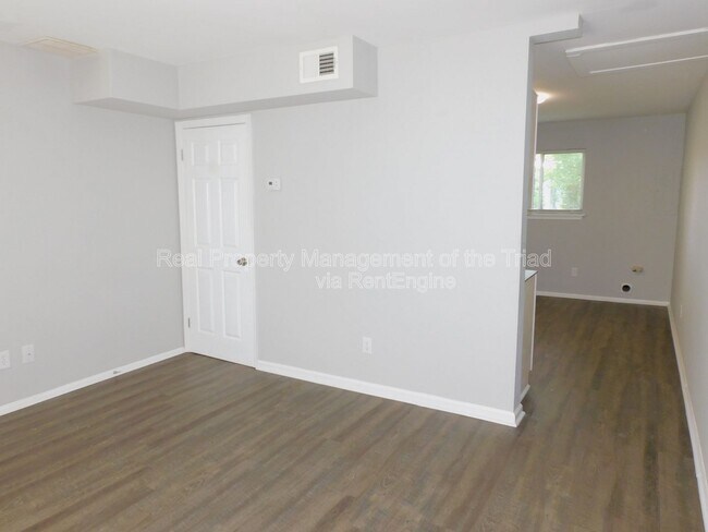 Building Photo - 4216 Parker St