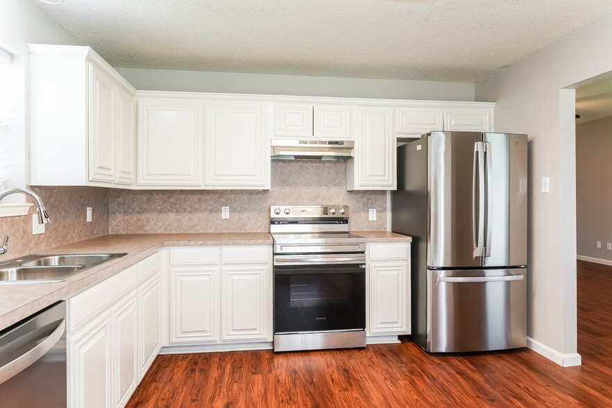 Building Photo - 4616 Wheatland Dr