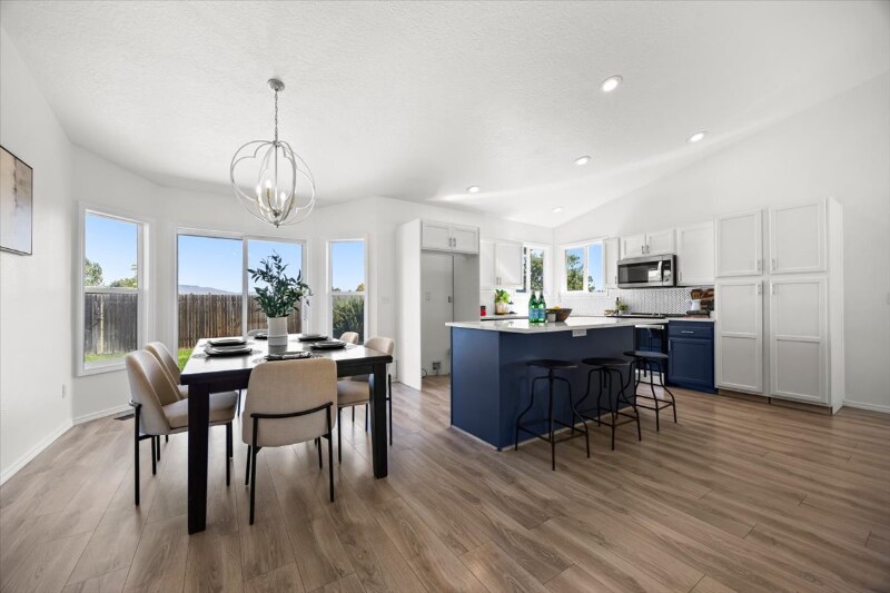 Building Photo - 5174 N Rothmans Ave