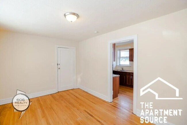 Building Photo - 5017 W Cermak Rd