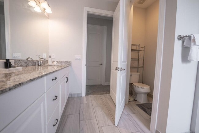 Building Photo - 11985 Park Central