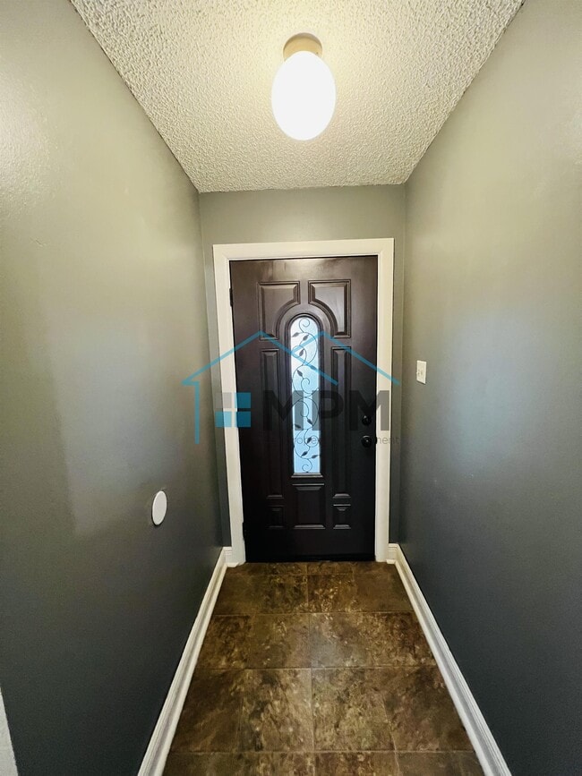 Building Photo - 113 Hilltop Dr