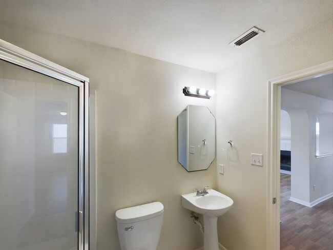 Building Photo - 15123 Meredith Ln