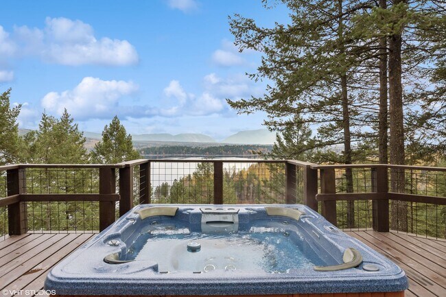 Building Photo - Lion Mountain Two Bedroom with Whitefish Lake Views